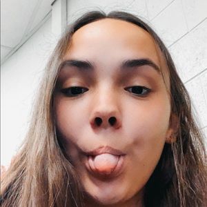 Meet your Posher, Marisa